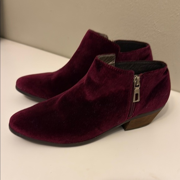 VERY VOLATILE Burgundy Velvet Ankle Boots - Picture 1 of 9